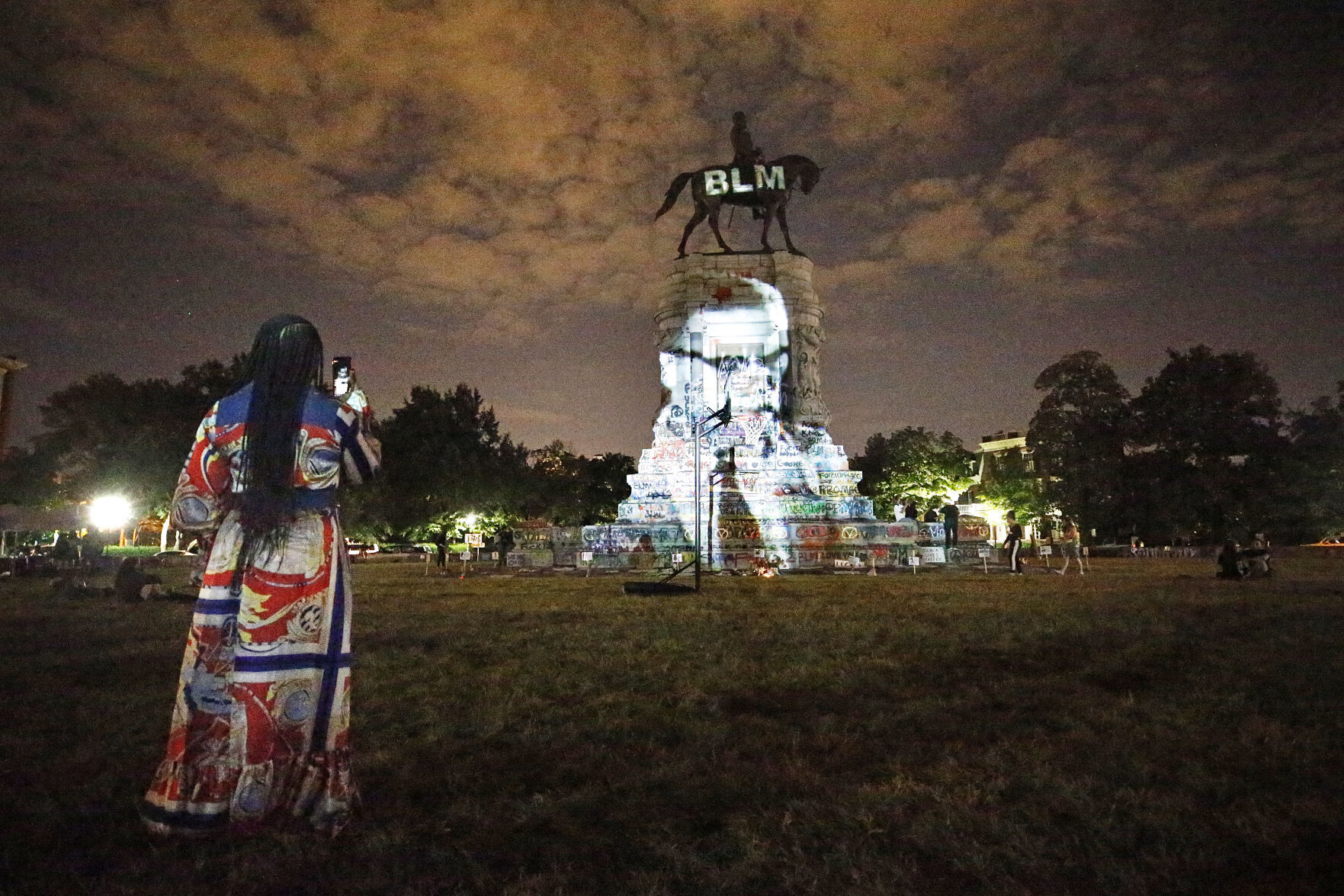 20200619_MET_LEEMONUMENT_AWE01